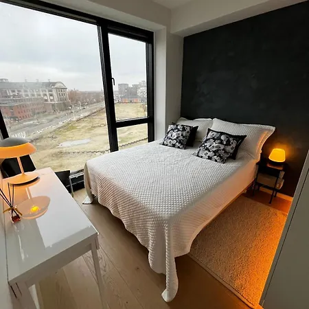 Bright Upscale 1-bedroom Waterview In Trendy Sydhavn, Cph