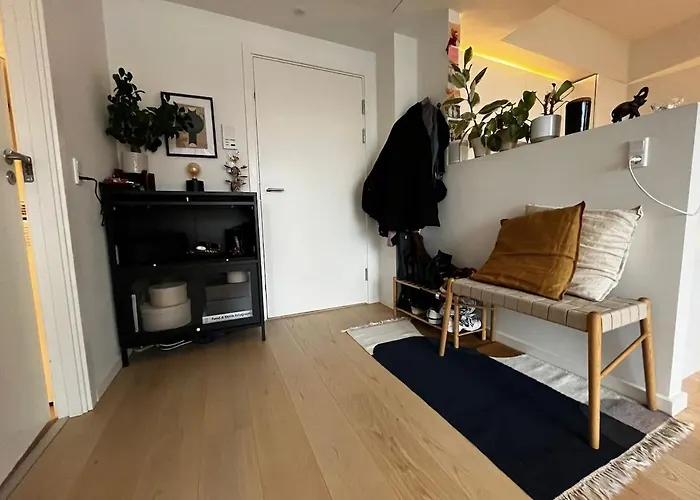 Bright Upscale 1-bedroom Waterview In Trendy Sydhavn, Cph